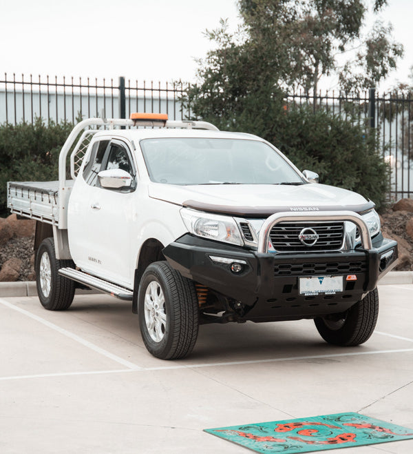 MCC4X4 Phoenix 808-01 Single Loop bullbar fitted to Navara NP300 2015-2020