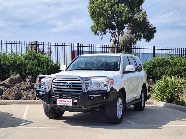 MCC4X4 Phoenix 808-01 Triple Loop bullbar fitted to Land Cruiser 200 series prefacelift 2007-2015