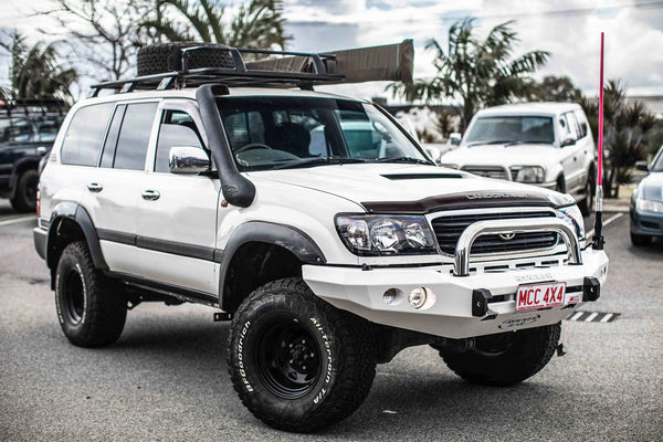 MCC4X4 Rocker 078-01SQ Single Loop bullbar fitted to Land Cruiser 105 series 1998-2007