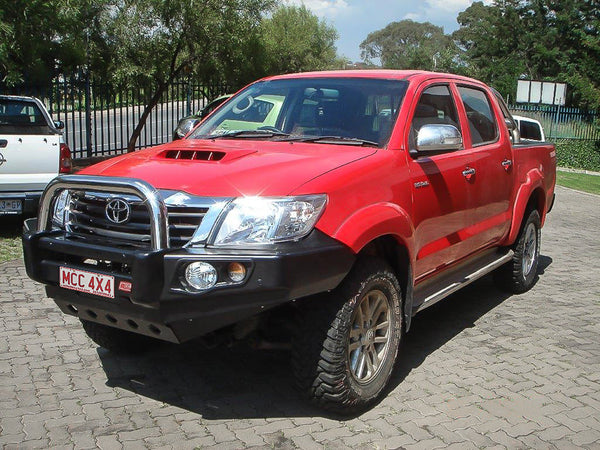 MCC4X4 Falcon 707-01 Single Loop bullbar fitted to Hilux KUN26R 2012-2015