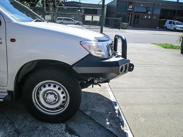 MCC4X4 Rocker 078-01SQ Single Loop bullbar fitted to Hilux KUN26R 2012-2015