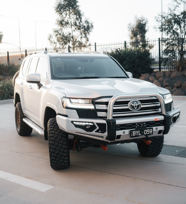 MCC4X4 Phoenix 808-01 Single Loop bullbar fitted to Land Cruiser 300 Series 2022-On