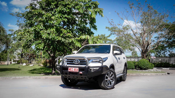 MCC4X4 Phoenix 808-01 Triple Loop bullbar fitted to Fortuner 2015-2020