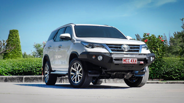 MCC4X4 Rocker 078-01SQ No Loop bullbar fitted to Fortuner 2015-2020