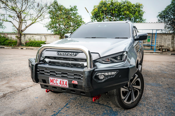 MCC4X4 Phoenix 808-01 Single Loop bullbar fitted to MUX Gen 3 2020-2025