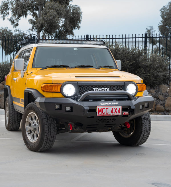 MCC4X4 Rocker 078-01SQ Low Loop bullbar fitted to FJ Cruiser XJ10 2006-2017
