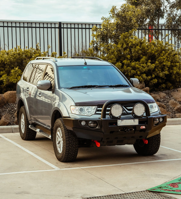 MCC4X4 Falcon 707-01 Single Black Loop bullbar fitted to Triton/Challenger 2006-2015
