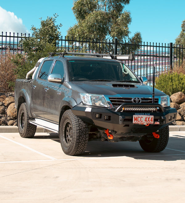 MCC4X4 Rocker 078-01SQ Low Loop bullbar fitted to Hilux KUN26R 2012-2015