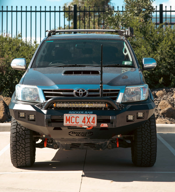 MCC4X4 Rocker 078-01SQ Low Loop bullbar fitted to Hilux GGN25R 2005-2011