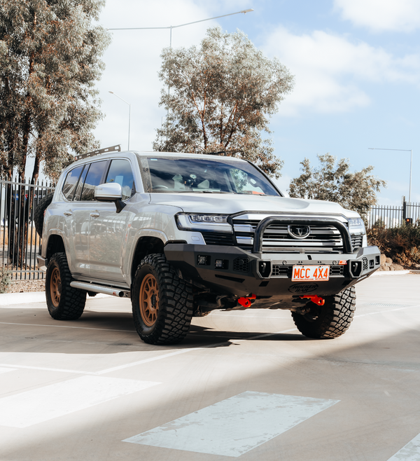 MCC4X4 Rocker 078-01SQ Single Loop bullbar fitted to Land Cruiser 300 Series 2022-On